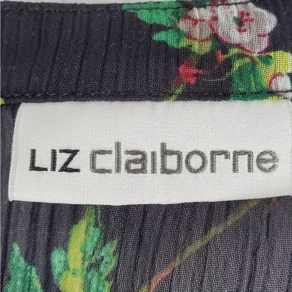 🔸️Liz Claiborne Black Floral Print Semi Sheer Top Small - Picture 9 of 11